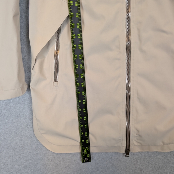 Lululemon Definitely Raining Jacket Women's 8 Cashew Beige Stretch Glyde W4H12S - Picture 8 of 15